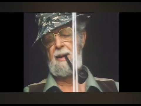 Stringing Onions by Jack Hargreaves (Out of Town)