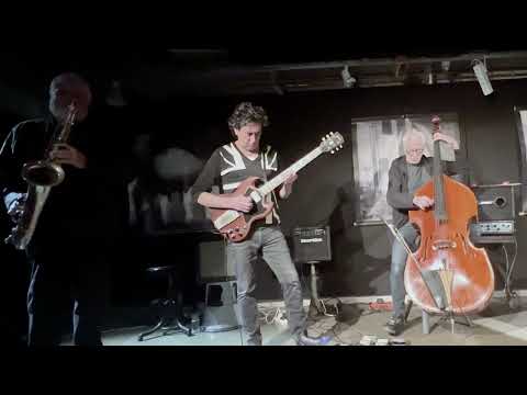 Quartet Samuel Ber (batt.), Bruno Chevillon (contreb.), Gilles Coronado (guit.), Tony Malaby (sax).