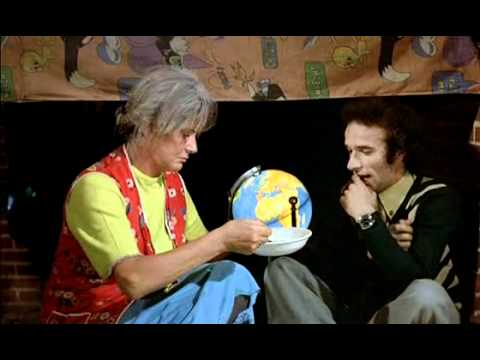 Roberto Benigni - Berlinguer ti voglio bene - 'la barzelletta della madre'