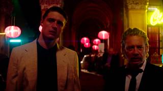 Falling Trough The Looking Glass - Tessa Rose-Jackson