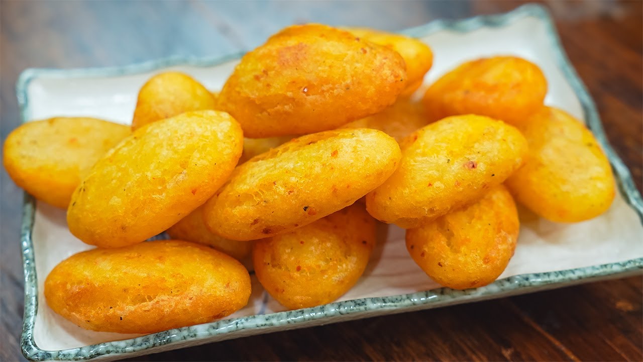 If you have 2 potatoes, make this super tasty potato snack! Simple and so delicious Potato Recipes