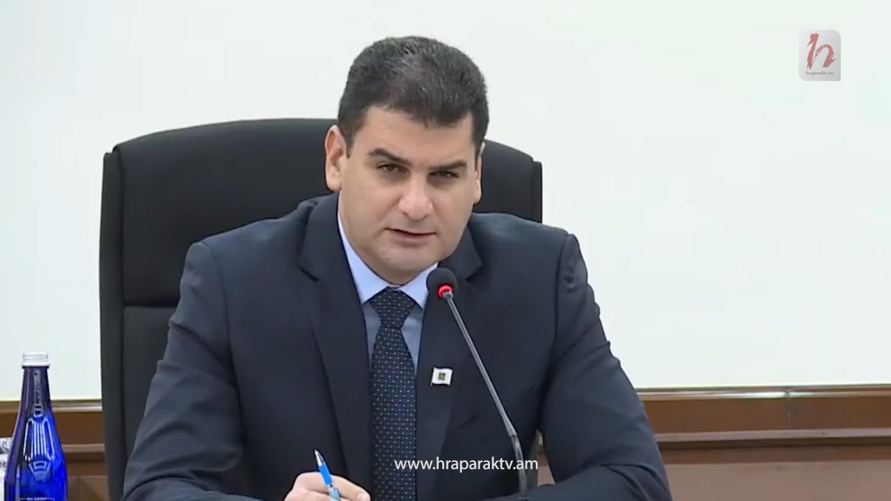 Բամբասանքները թարգե՛ք, ասում են՝ քաղաքապետը թեմաների մեջ ա․ վատ ա, որ անտեղյակ եք խոսակցություններից