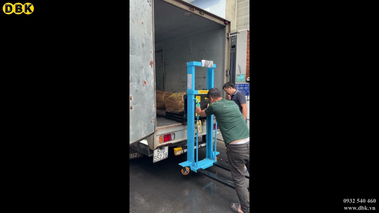 Video Xe nâng điện tự leo 750kg - 1,3 mét - Xe nâng điện tự leo 750kg - 1,3 mét