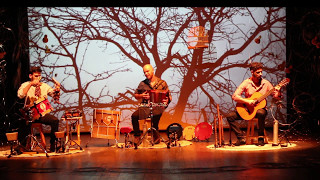 ASSUM PRETO - IVISON TRIO