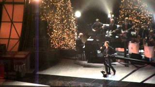 SCOTTY MCCREERY CMA CHRISTMAS THE FIRST NOEL