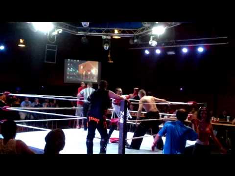 El Guapo with / Biker Babe and Thump Dupree with / Bill Crude vs The High Flying Express