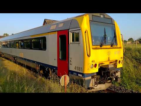 Bambrugge (BE), departure NMBS P 7981 with destination Aalst (BE), line 82. (09/06/2023)