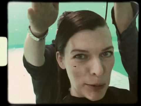 Resident Evil: Retribution (Behind the Scene 'Milla Jovovich Wire Rag Set')