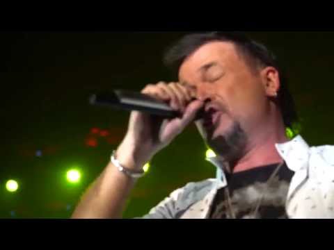 Gibonni ft Matija Dedić - Nisi više moja bol (Sava centar 15.11.2016.)