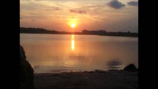 preview picture of video 'Sunset at Lagoi Bay Lake'