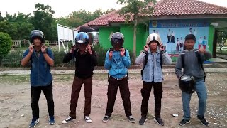 Download lagu Lagi VIRAL ! Goyang Pake Helm !! Helm Dance Challenge __ Joget Haters tai kambing mp3