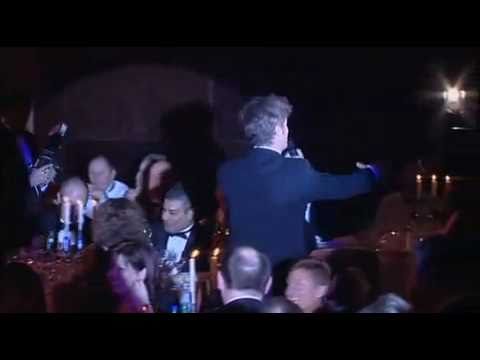 WAITERS ENCORE - Surprise Singing Waiters & Chefs