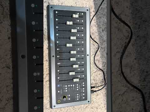 Softube Console 1 Fader USB DAW Control Surface 2019 - Gray image 5