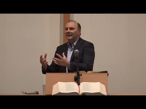 Virgil Neagu - Slujitorul și potrivnicii