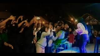 Download lagu Ibarat Opo... Ibarat Esuk Mendung ( pingal ) Ojo Nangis || Damara De Live Konser Yg Viral di Tiktok mp3