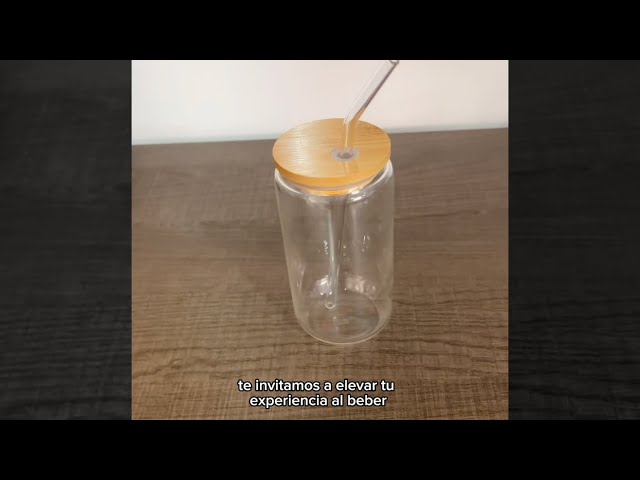 Vídeo relacionado con Vexnaro 4 Piezas Vasos de Vidrio con Tapa y Pajita, Vaso Tipo Lata con Tapa de Bambú y Popotes, 500ml Vasos Reutilizables para Café, Cerveza, Cócteles, Batidos con Cepillo de Limpieza