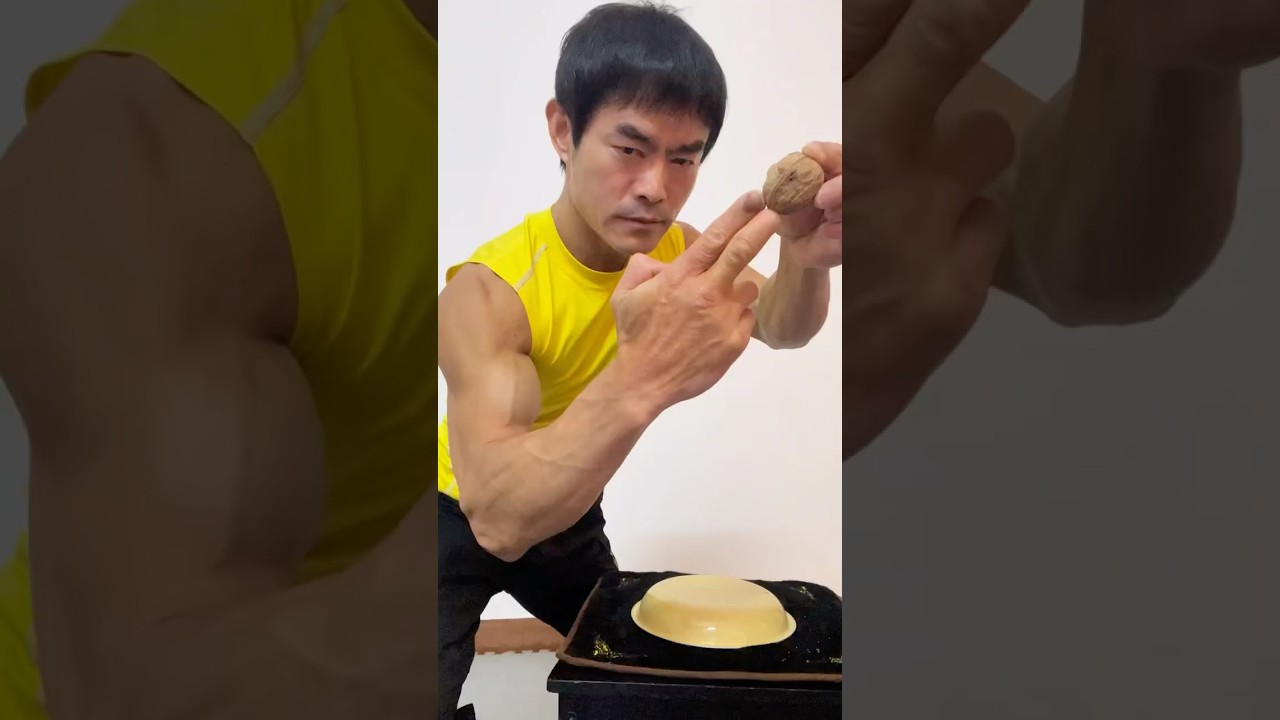 The Strongest Two Fingers Then Bruce Lee🤯💪🏻 #shorts #martialarts