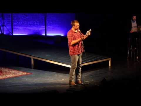 Lars Ruppel beim Best Of Poetry Slam im Oktober 2012