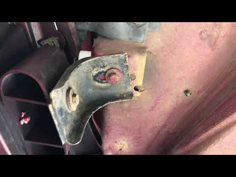 Red w124 - front bumper aligned with spacer kit and disturbing discovery with ignition lock