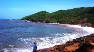 preview picture of video 'Anjuna Beach Goa India - Goa Tourism Video'
