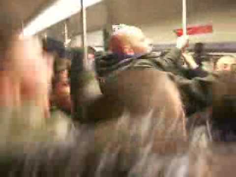 Hansafans in der Hamburger S-Bahn