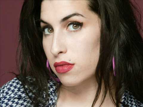 download lagu mp3 mp4 Amy Winehouse Mejores Fotos, download lagu Amy Winehouse Mejores Fotos gratis, unduh video klip Amy Winehouse Mejores Fotos