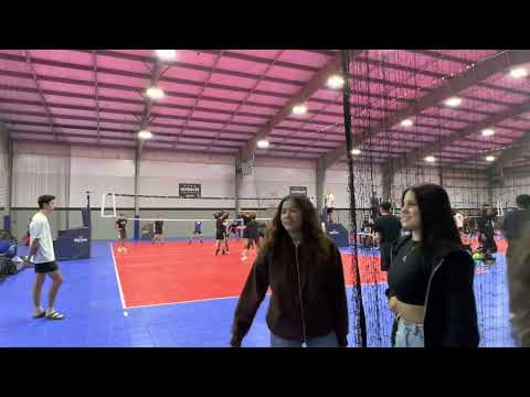 Ultimate B17 Sliver v Chicago Elite B 17 Nike set 1