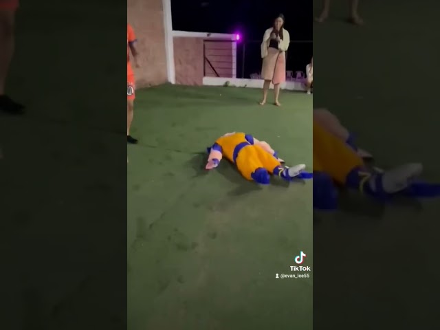 Vídeo relacionado con CONVER Party - Mantel Plástico Dragon Ball - Decoración Cumpleaños Dragon Ball - Artículos de Fiesta - Fiestas Infantiles, Celebraciones y Cumpleaños - 1 Unidad - 120x180 Cm