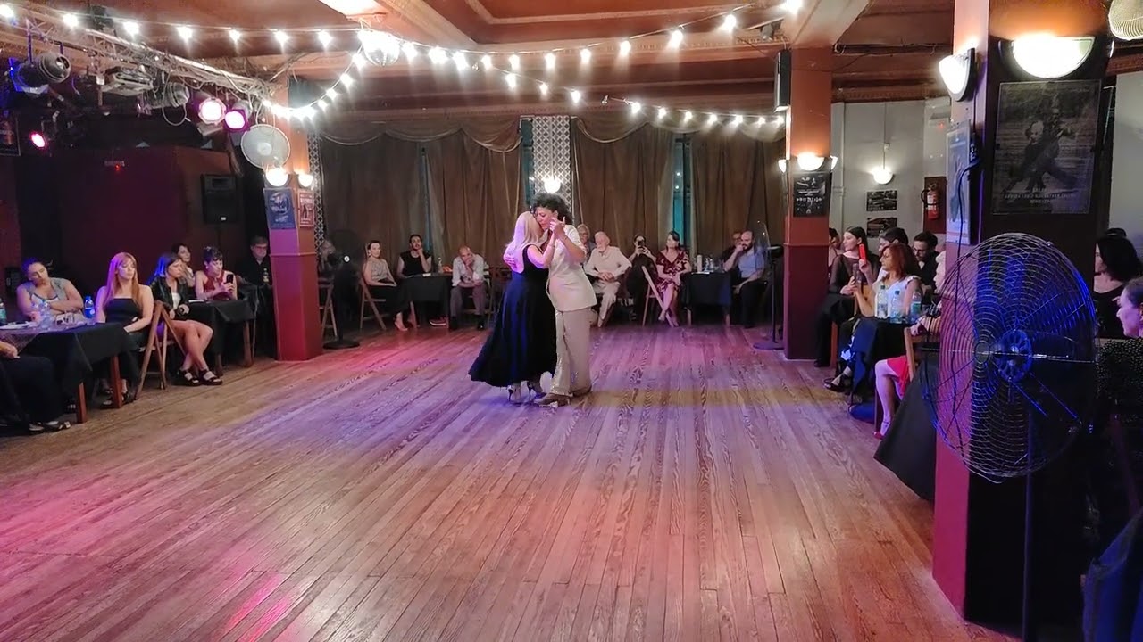 Video thumbnail for "Caricias" - Mariana López Cattini y Dina Salvo