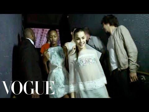 Giambattista Valli Ready to Wear Spring 2011 Vogue Fashion Week Runway Show