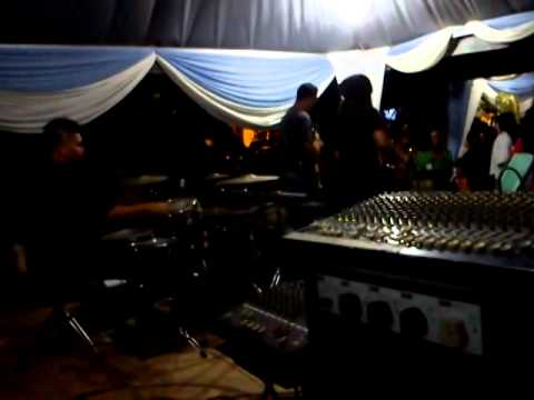 Show 0.1.5 band at kg kolam air
