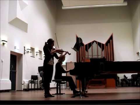 Aldara Velasco interpreta Hindemith, Sonata op.11 nº4 para viola.