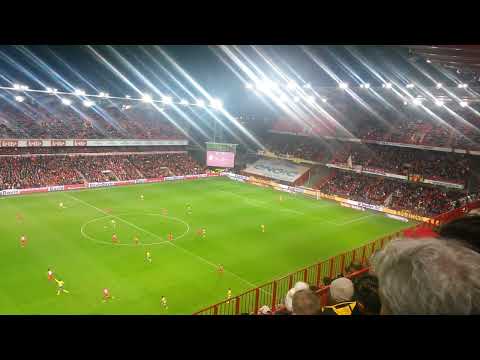 Standard de Liège ultras chanting with the other side of the stadium  against Waasland 29.10.2017