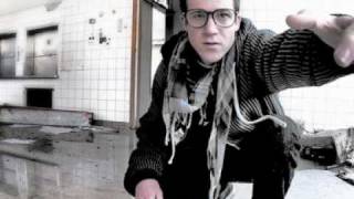 Larry F- Ufojugend (mit Songtext)