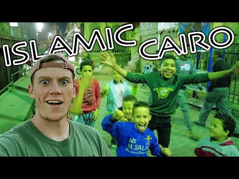 Inside Chaotic ISLAMIC CAIRO استكشاف القاهرة الإسلامية ، مصر Travel Vlog