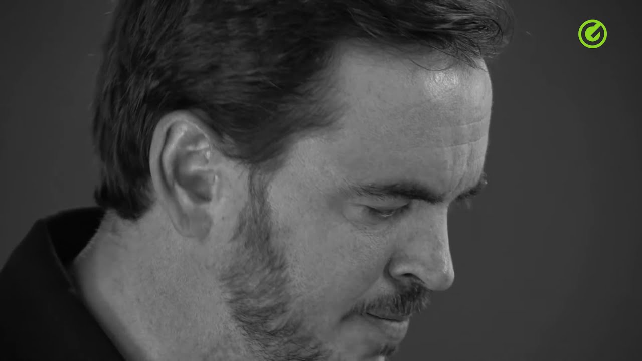 Gravity MS23 Straight Microphone Stand w/Round Base