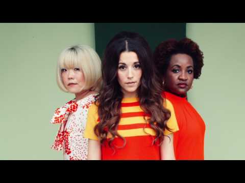 Charlie Faye & The Fayettes - (As Heard on GIRLBOSS) Coming Round The Bend