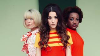 Charlie Faye & The Fayettes - (As Heard on GIRLBOSS) Coming Round The Bend
