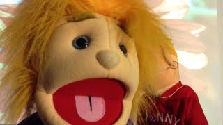 John Stevens sings &quot;Let&#39;s Fall in Love&quot; from the Album &quot;Red&quot; with Puppets!! HD