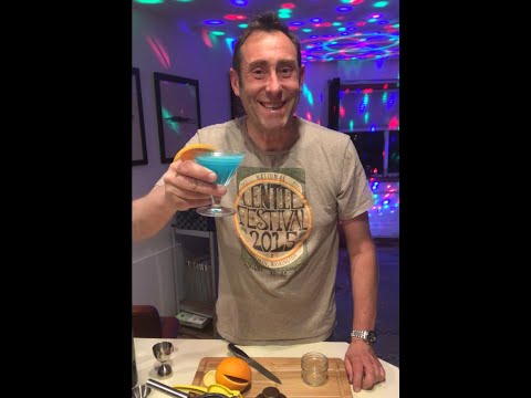 How to make a Blue Train cocktail