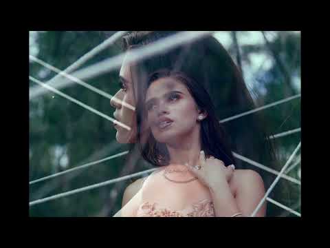 Axhel - A Poca Luz (Video Official)