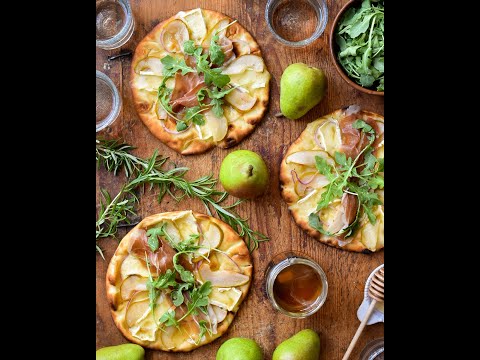 Ontario Pear & Prosciutto Naan-Pizza #short
