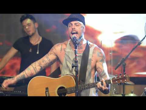 Baú do Rock - O inferno são os outros  (DVD Baú do Rock) - Amélia Kmélia Feat Tico Santa Cruz