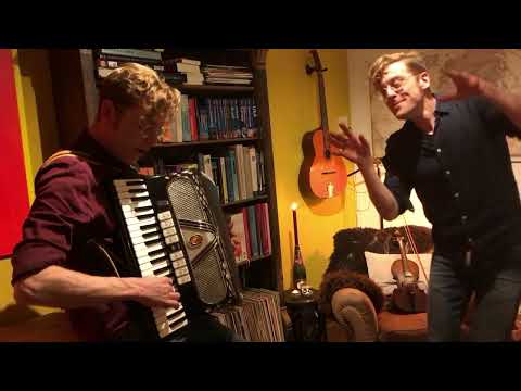 La Vie en Rose on accordion and fiddle