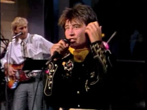 k.d. lang, "Turn Me Round" on Letterman, September 11, 1986