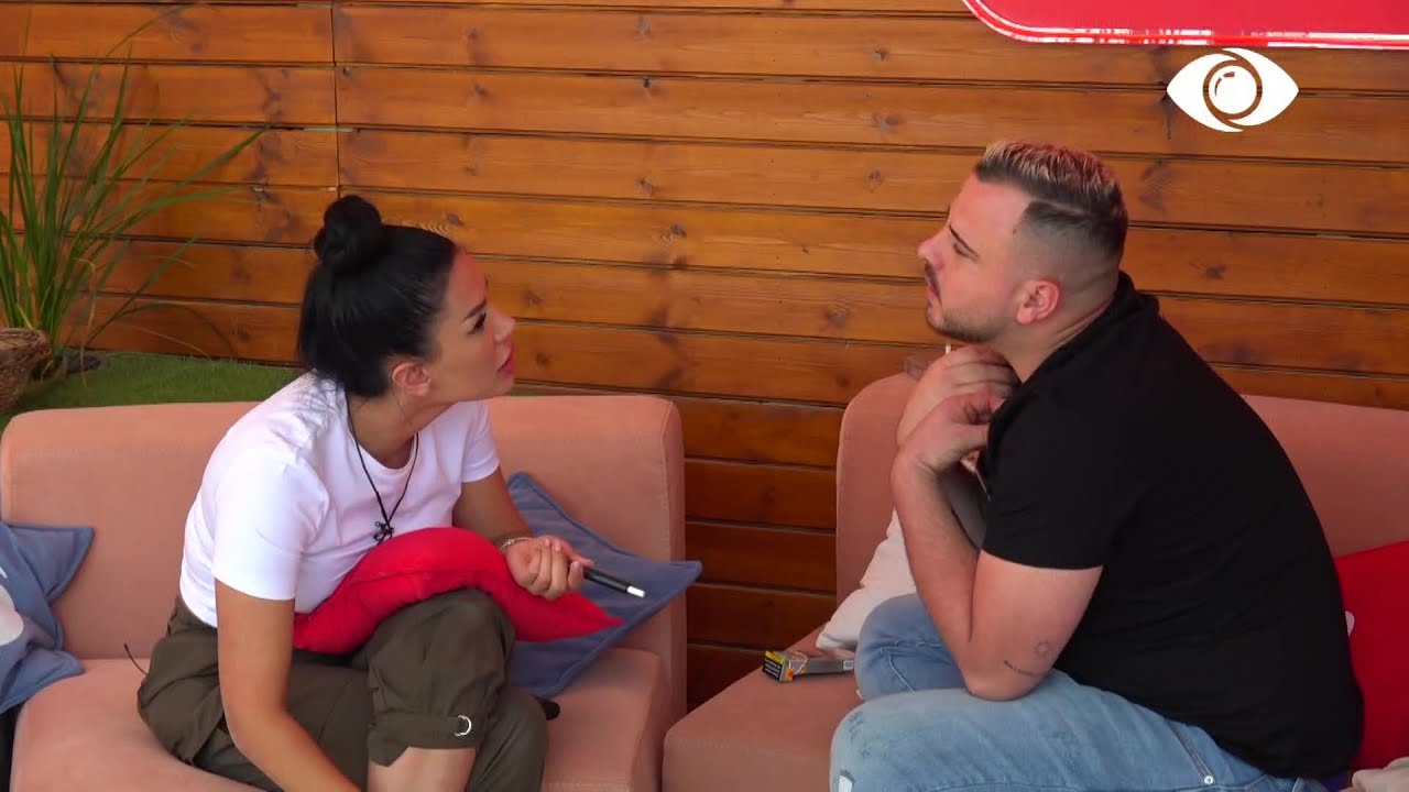 Edhe puthjen e mora si ironi/ Ronaldo sqarohet me Efin