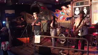 Never Met a Girl Like You Before cover