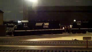 preview picture of video 'Evening Lash Up!!! NS SD40-2 & Dash 9'