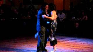 Hector Corona y Silvina Machado en salon canning アルゼンチンタンゴ