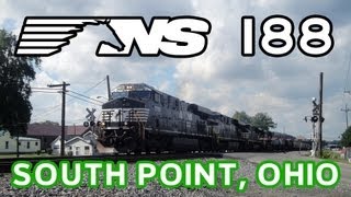 preview picture of video 'Idiot Ignores the train and gates - NS 188 departing South Point, Ohio'
